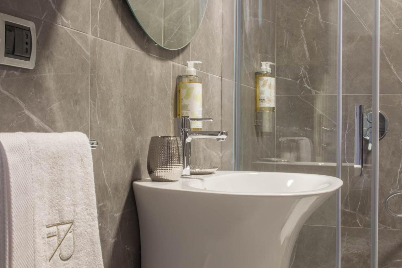 Ar Prestige Penthouse - Soho Apartment Бергамо Екстериор снимка